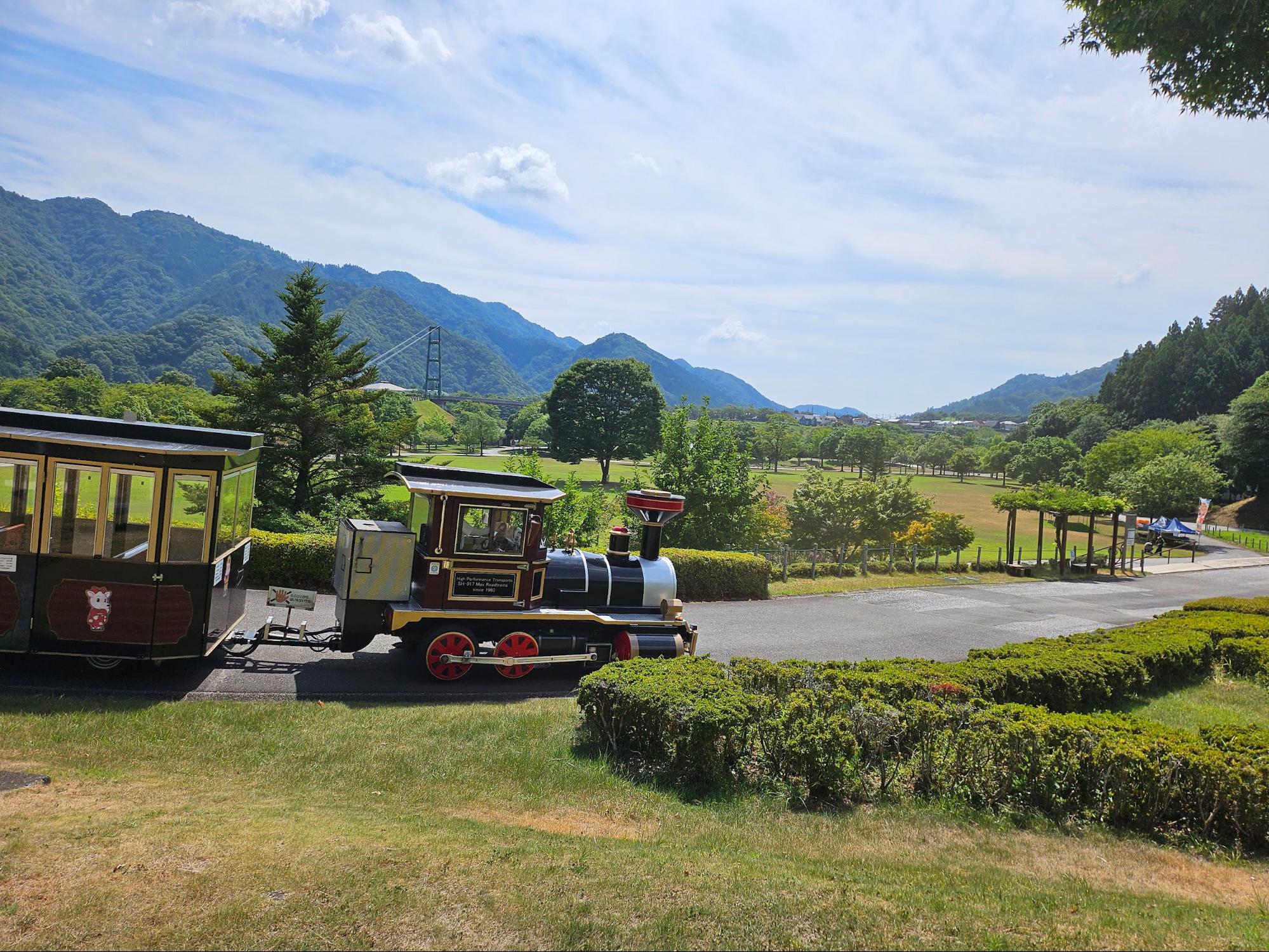 宫濑湖的观光小火车