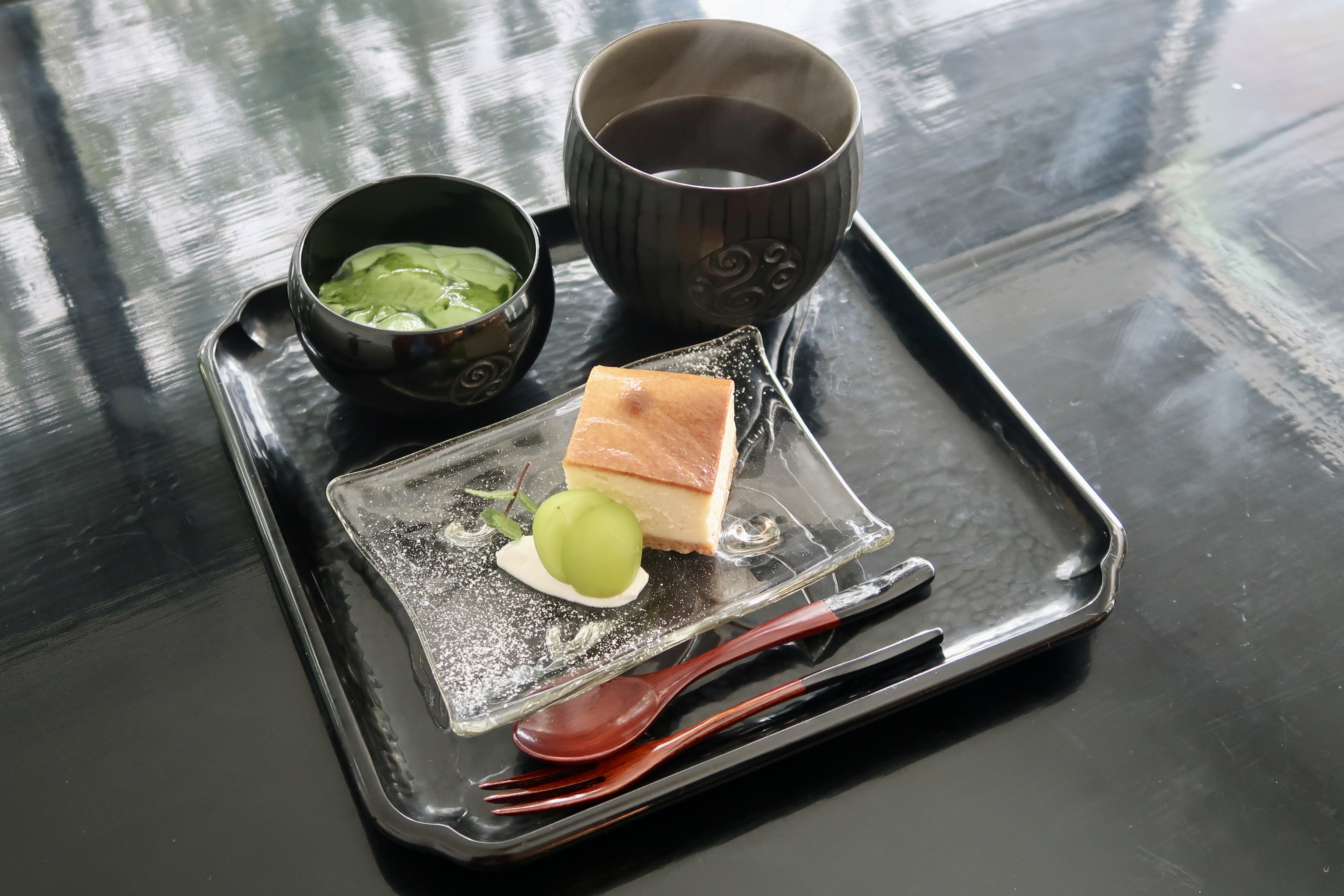 蛋糕和布丁甜点套餐