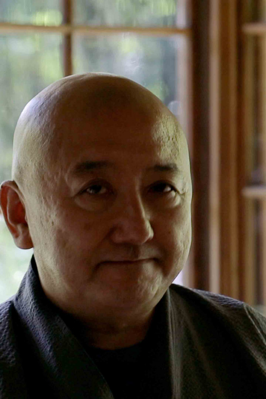 朝比奈 惠温的人物照