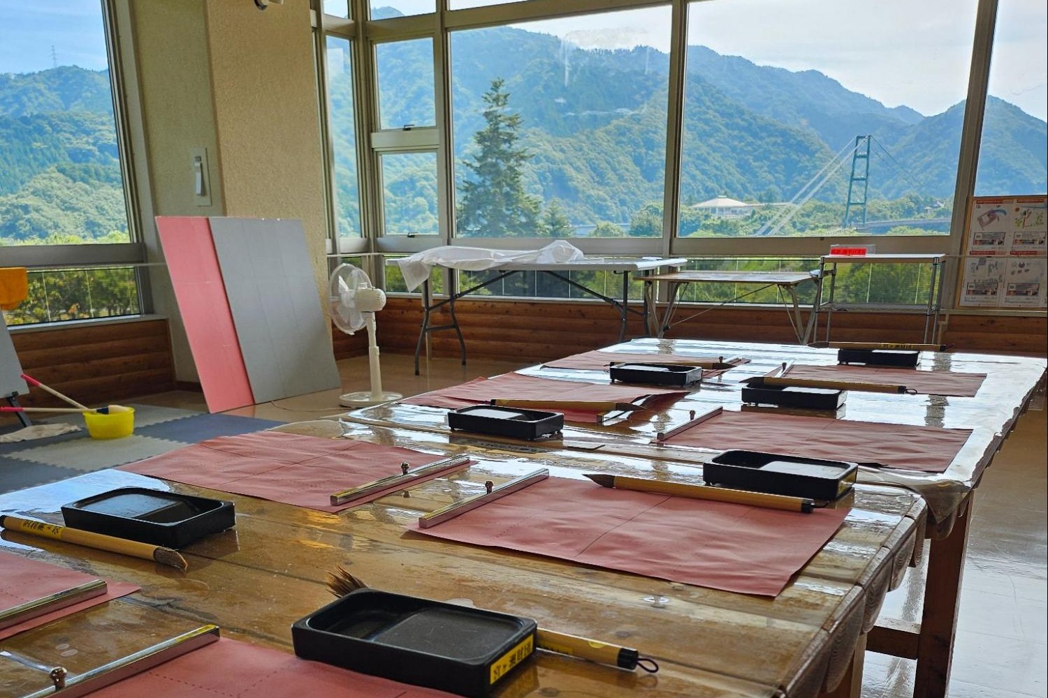 神奈川县立宫濑山脉中心的活动与景观