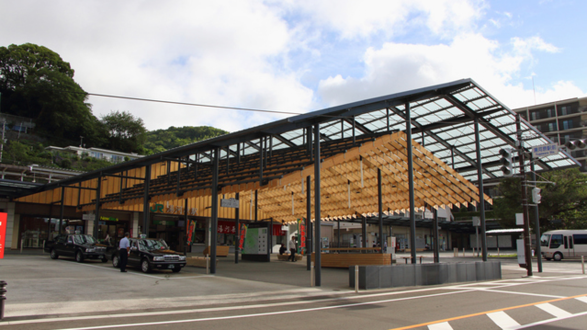 汤河原站前广场