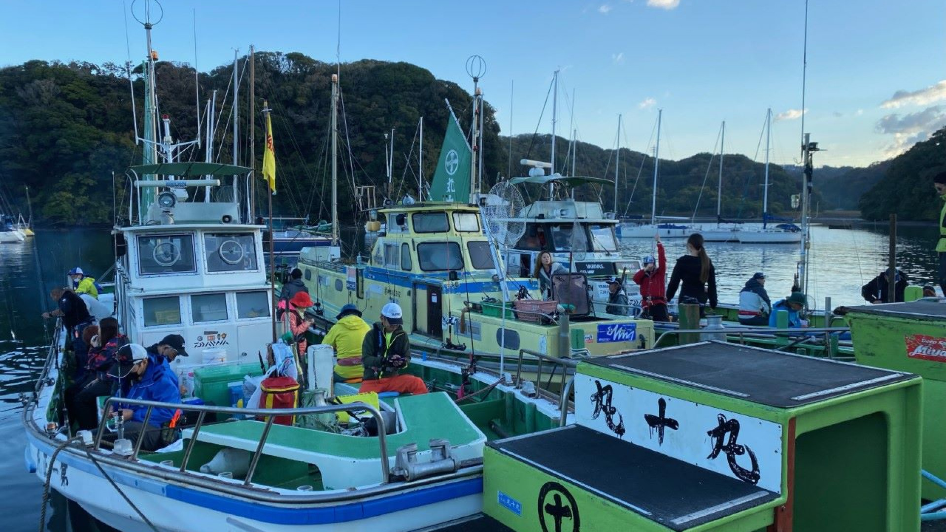 낚싯배・마루주마루