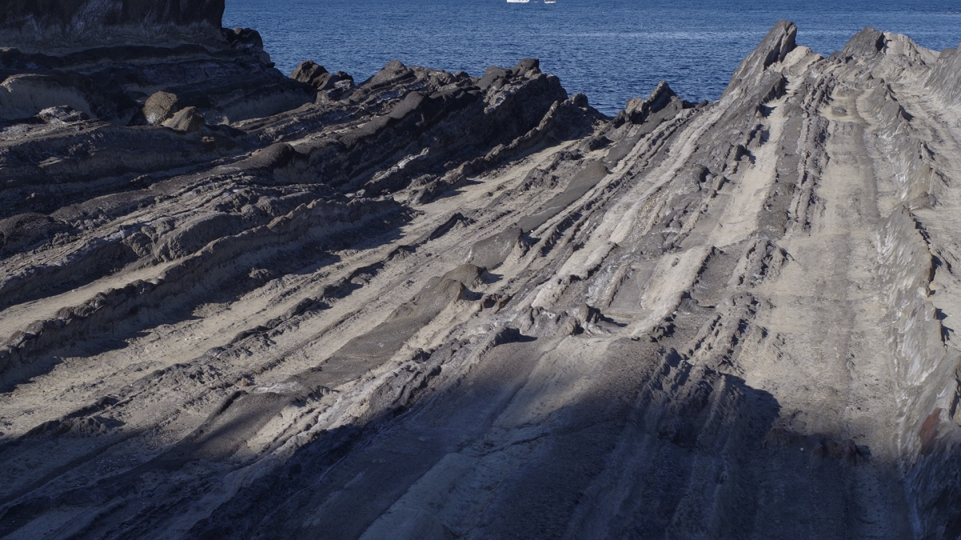 나가토로 바위 해변