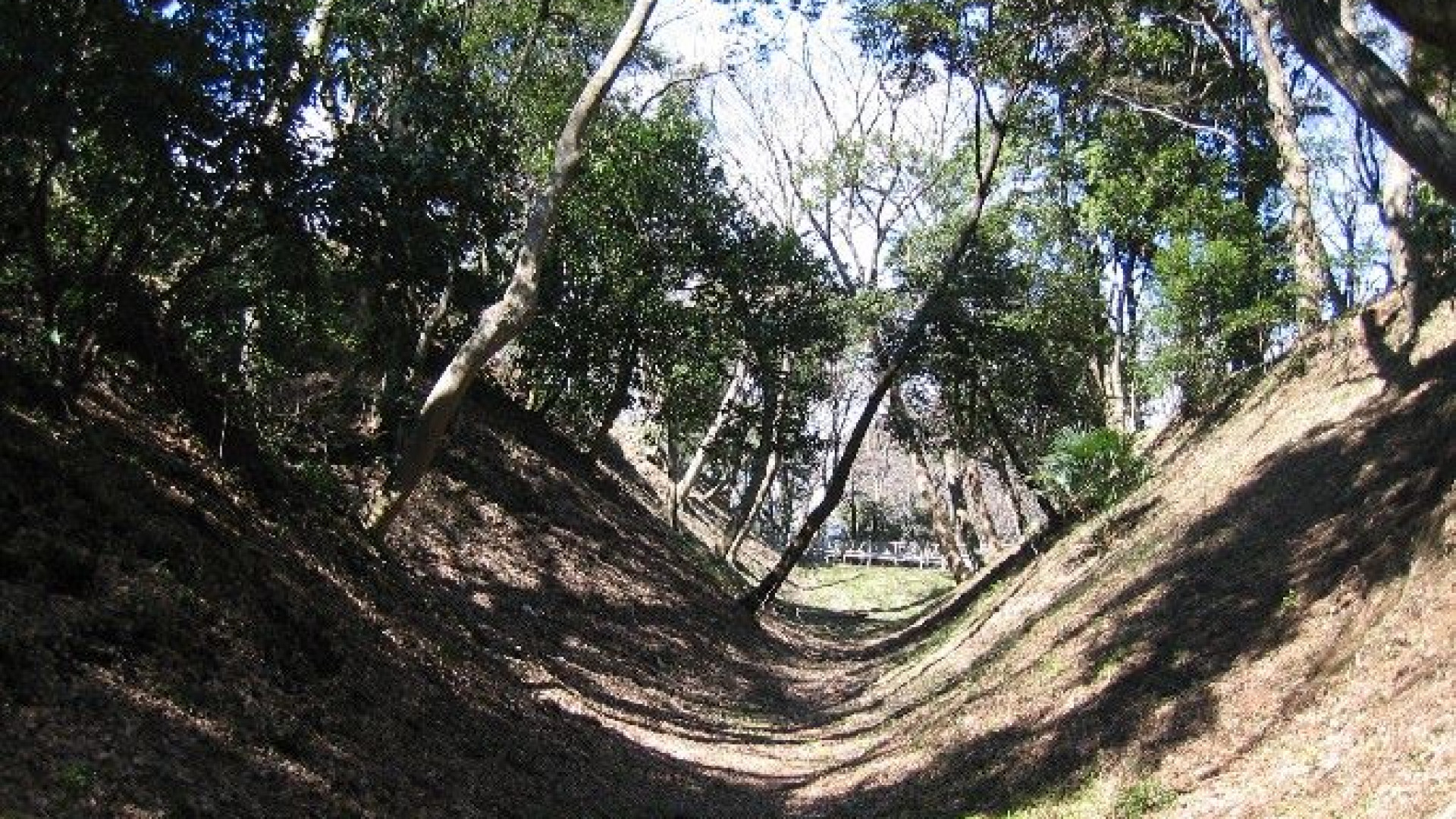 โคะมิเนะ โงะโชะอุโนะ-ได คูเมืองที่แห้งขอดขนาดใหญ่