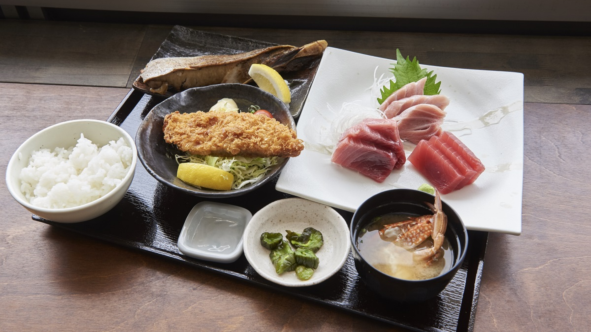 三崎鱼市场食堂