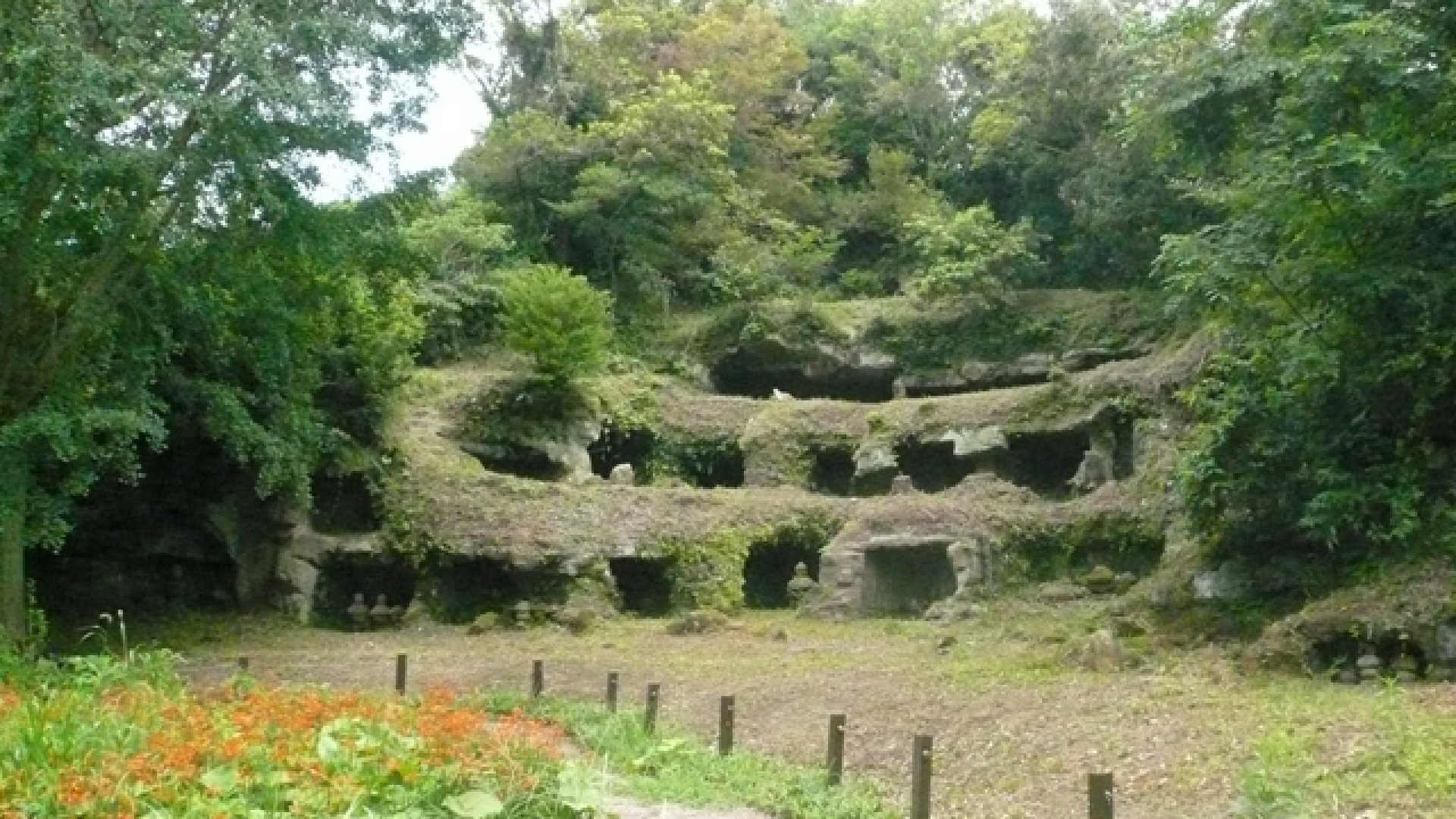 曼陀罗堂巌窟群