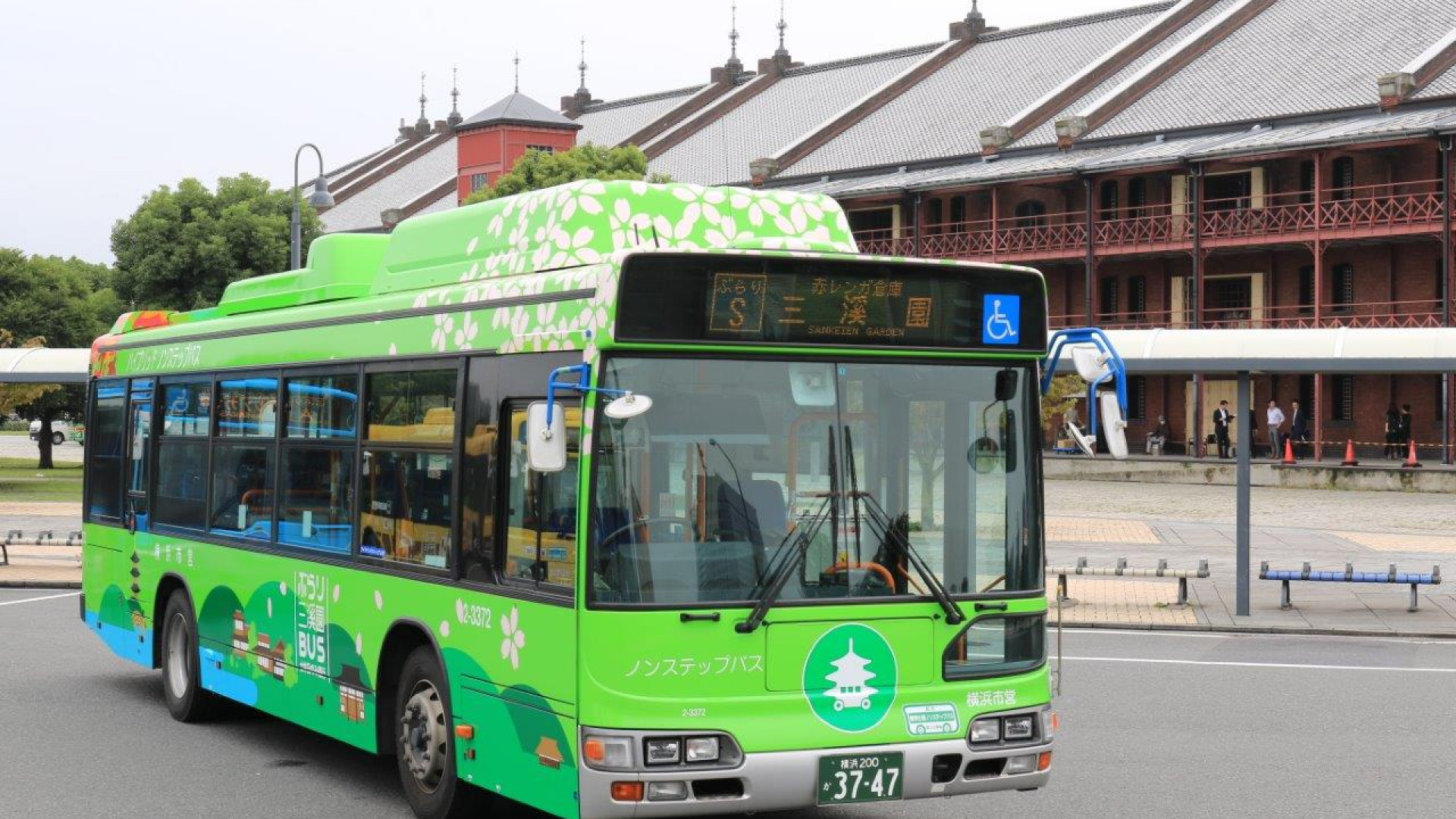 Burari Sankei-en Garden Bus