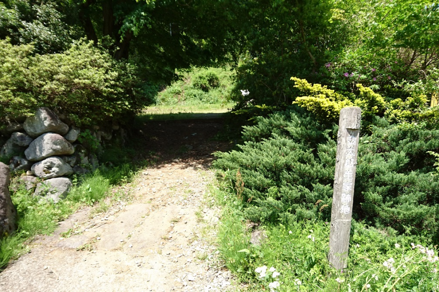 金太郎的出生地遗址．金太郎游乐石（地藏堂）