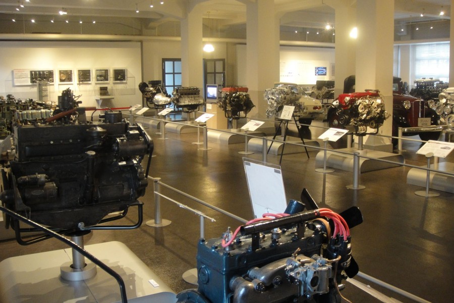 닛산 요코하마 공장 게스트 홀 & 엔진 뮤지엄