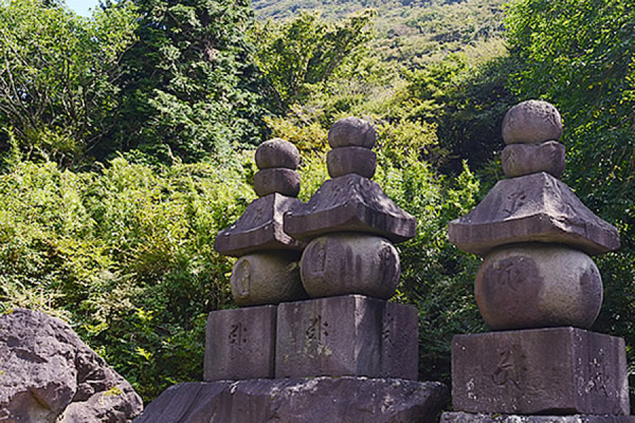 曾我兄弟與虎御前之墓