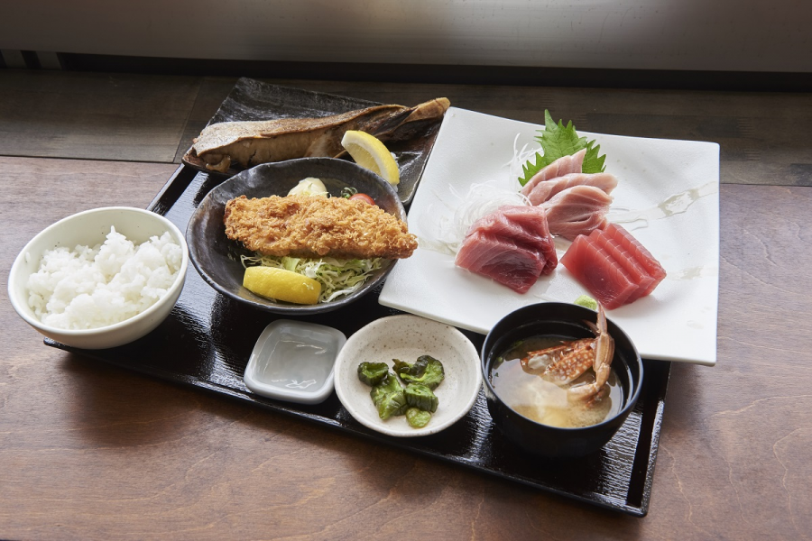 三崎鱼市场食堂