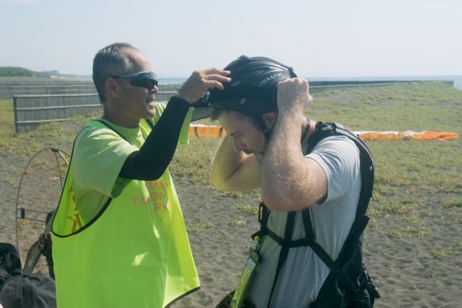 Dù lượn ở Hiratsuka (Công viên Blue Air)