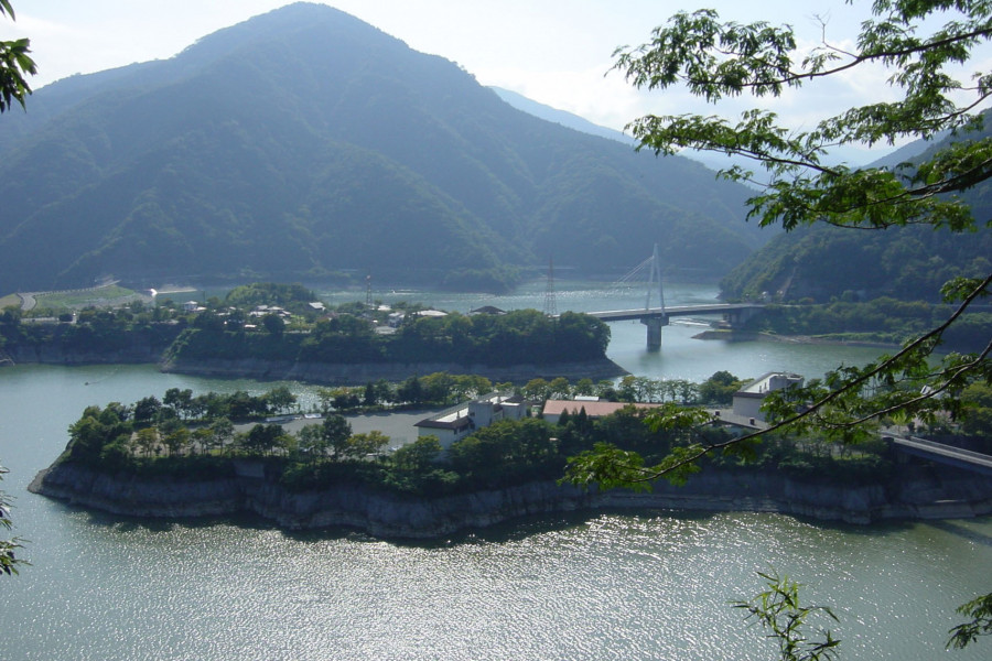 丹泽湖畔千代泽园地展望台