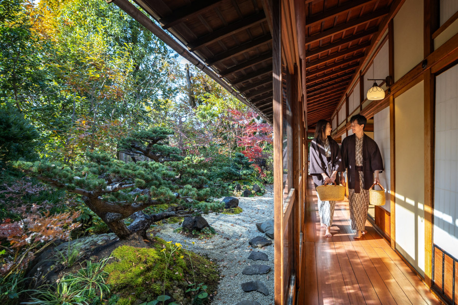 鹤卷温泉元汤阵屋