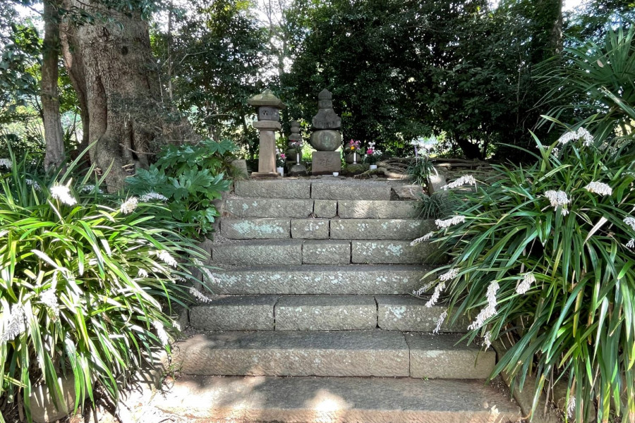 源实朝首领之墓